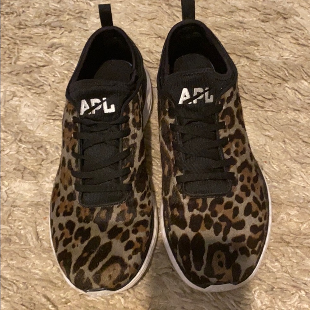 APL leopard sneaks